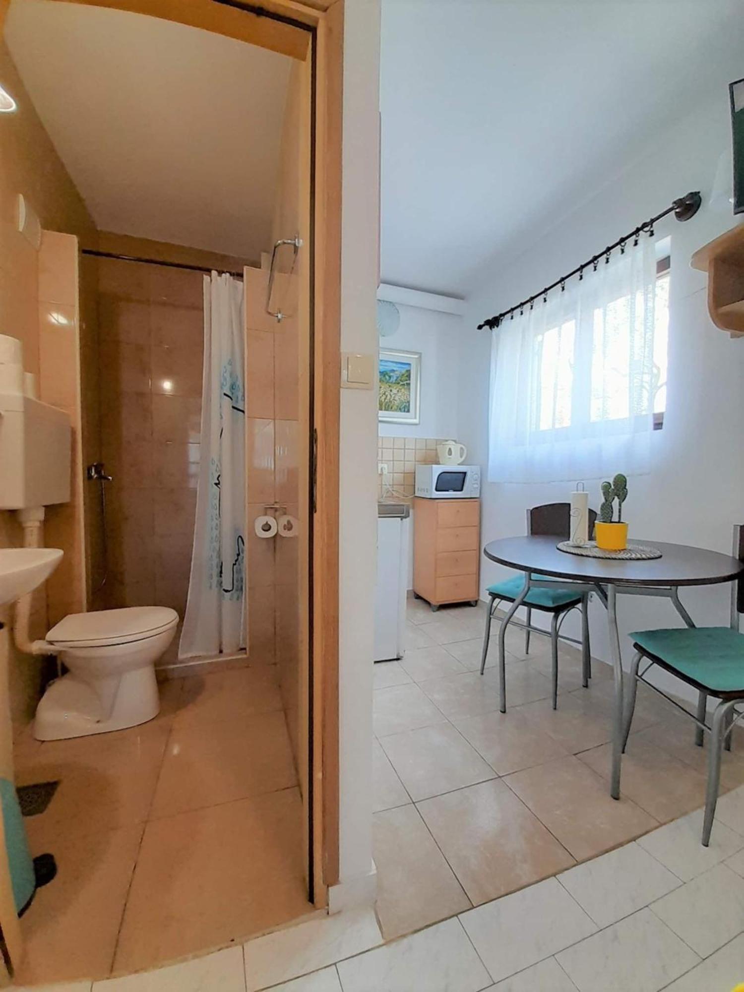 Lovely Studio Malina Close To The Beach 크르크 외부 사진