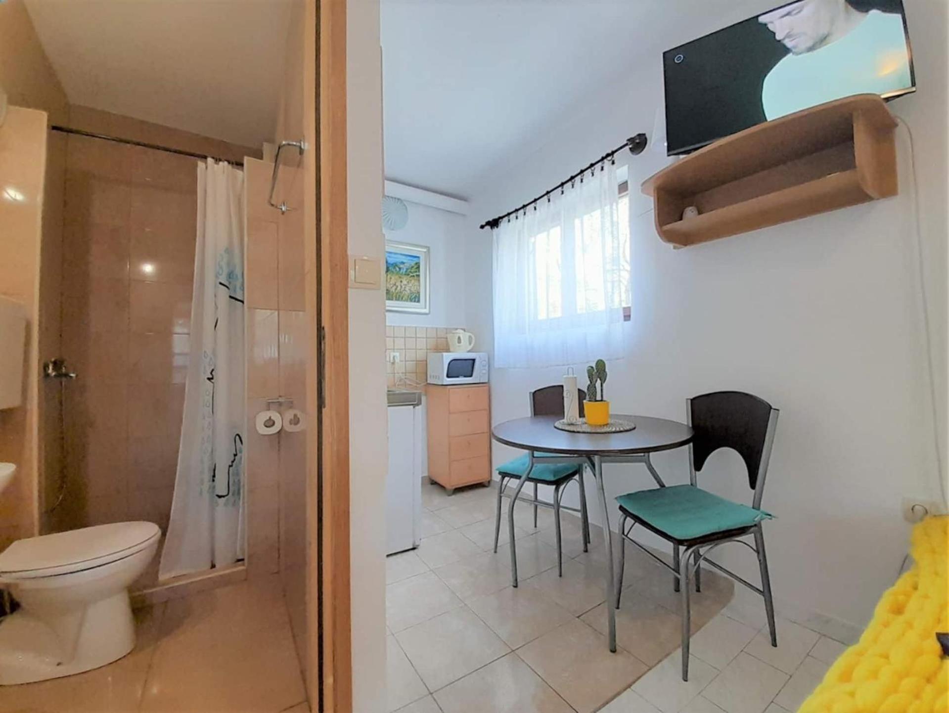Lovely Studio Malina Close To The Beach 크르크 외부 사진