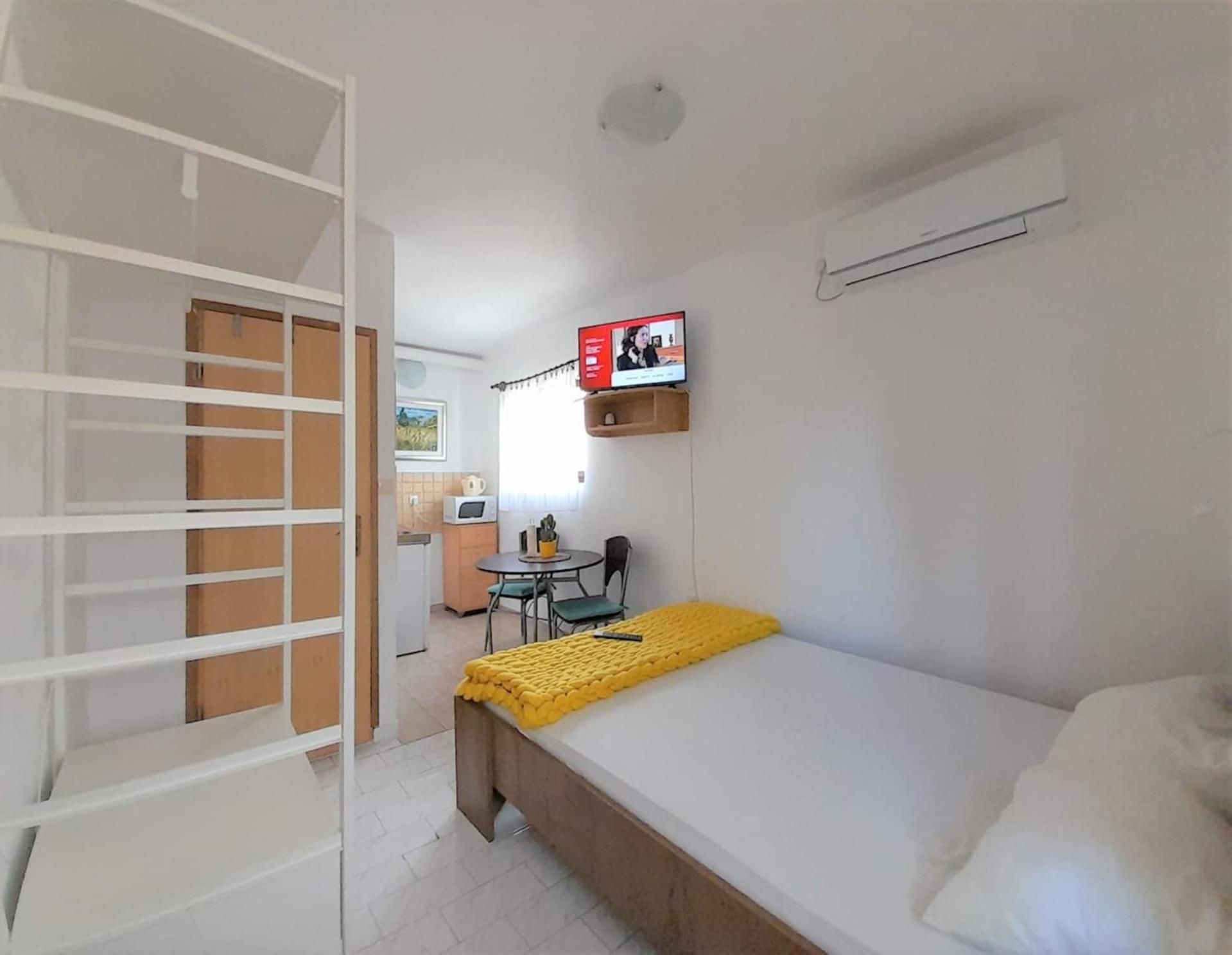 Lovely Studio Malina Close To The Beach 크르크 외부 사진